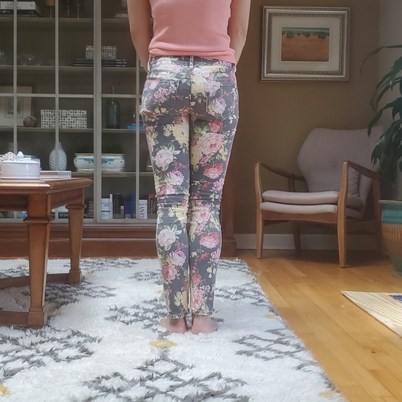 Floral faded grey Shylo Jeans size 1 - Picture 3 of 6
